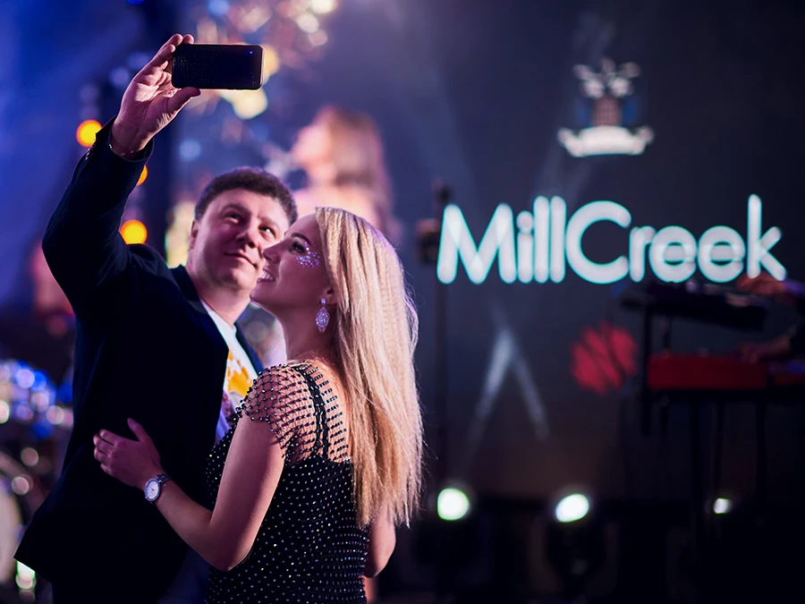 Праздничный вечер в MillCreek